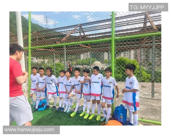 足球巨星闪耀荧屏成为演员幕后故事揭秘球场外的另一面精彩